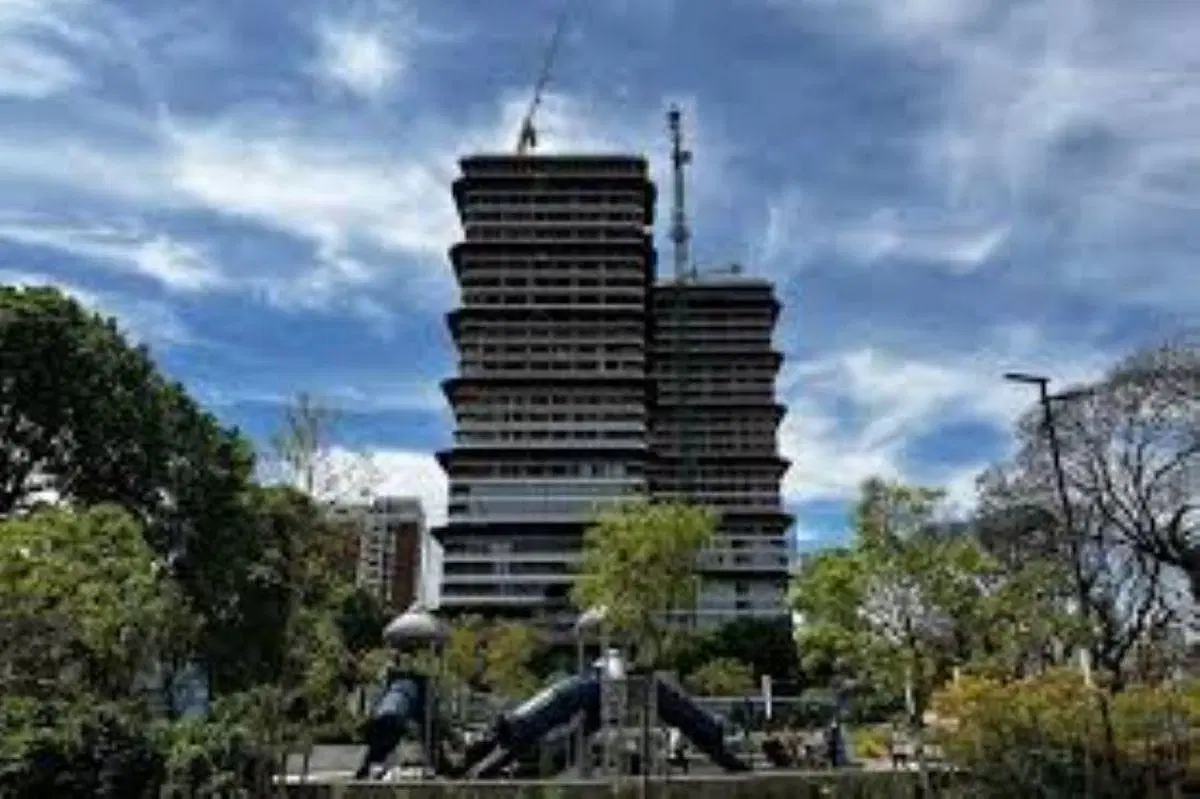 EXCELENTE TERRENO EN FLORESTA . AREA DE NUEVAS CONSTRUCCIONES. OPORTUNIDAD 4