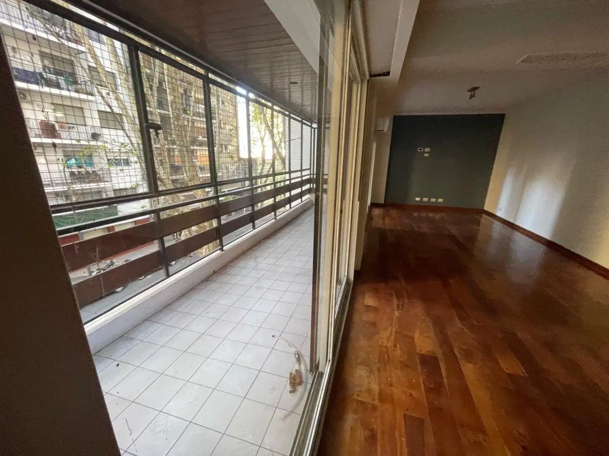 PISO DE CUATRO AMBIENTES CON DEPENDENCIA, LAVADERO Y COCHERA 5