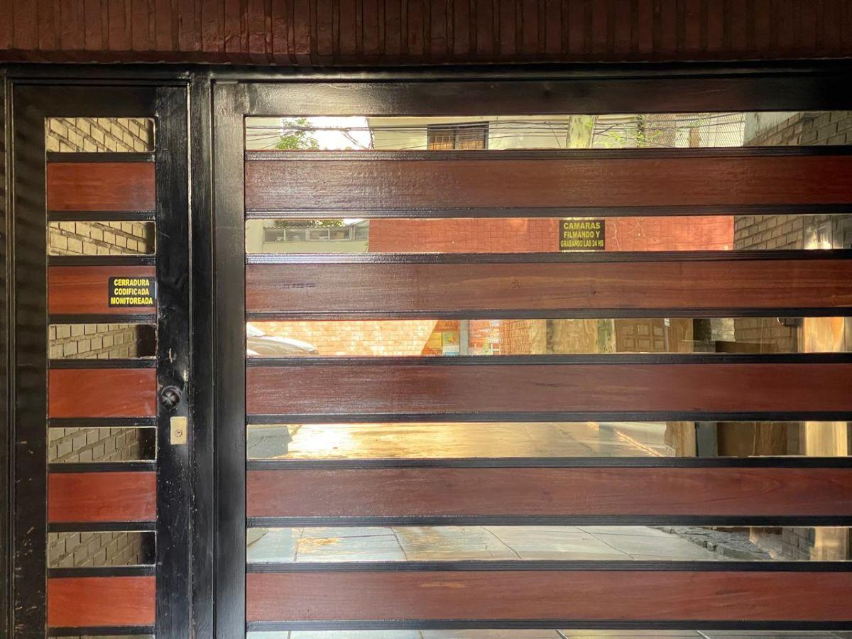 Foto de Piso De Cuatro Ambientes Con Dependencia Lavadero Y Cochera, imagen 4