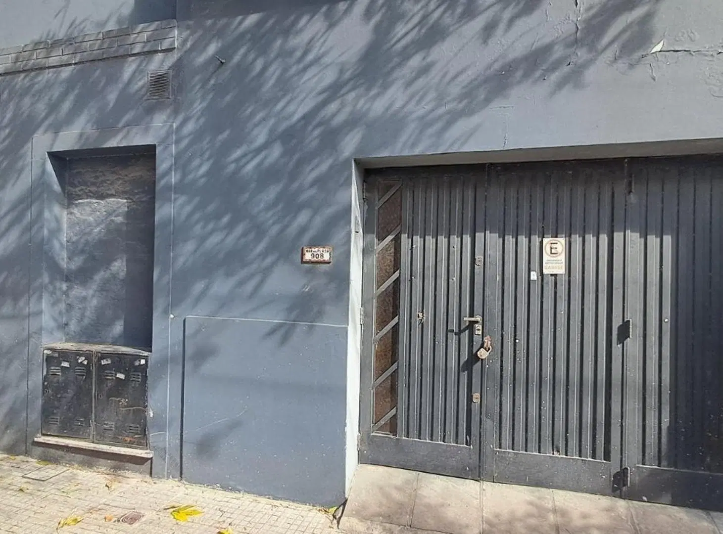 Venta local esquina c/ depto, cochera y terraza en Floresta 3