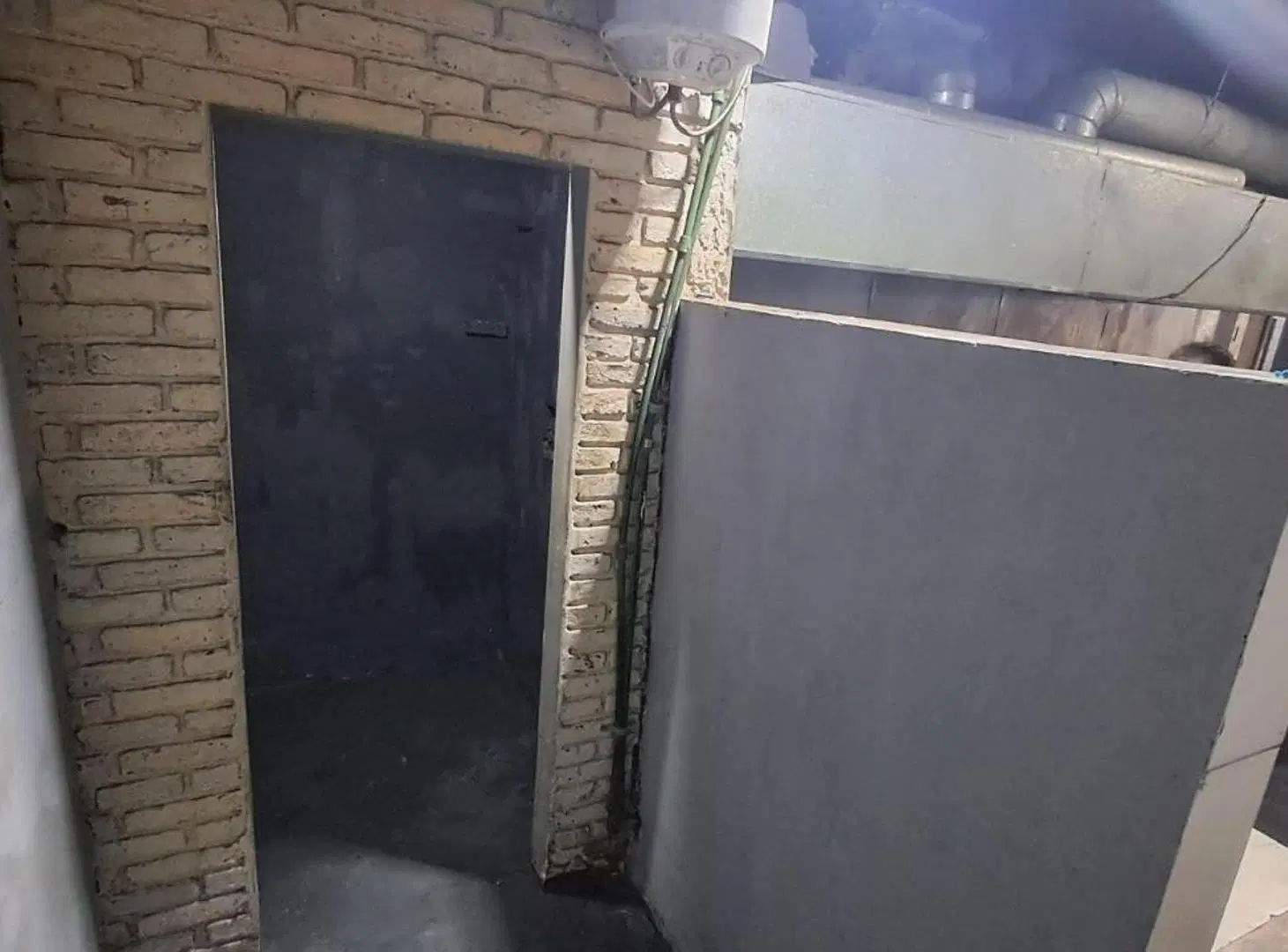 Venta local esquina c/ depto, cochera y terraza en Floresta 5