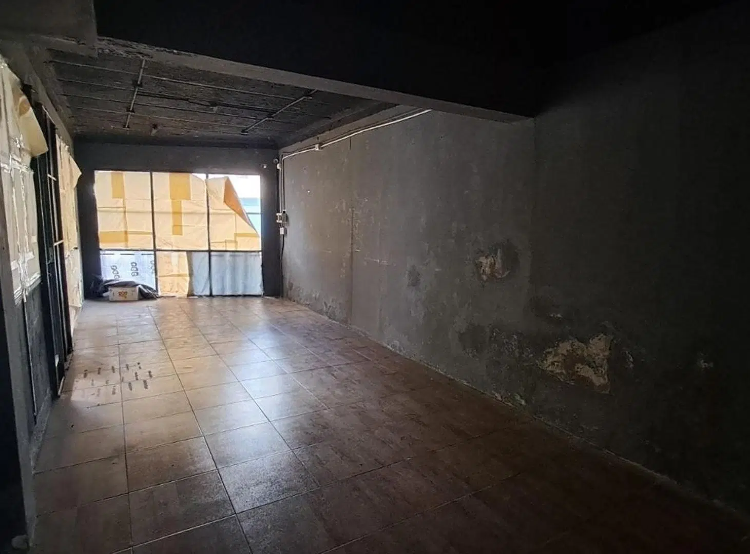Venta local esquina c/ depto, cochera y terraza en Floresta 2