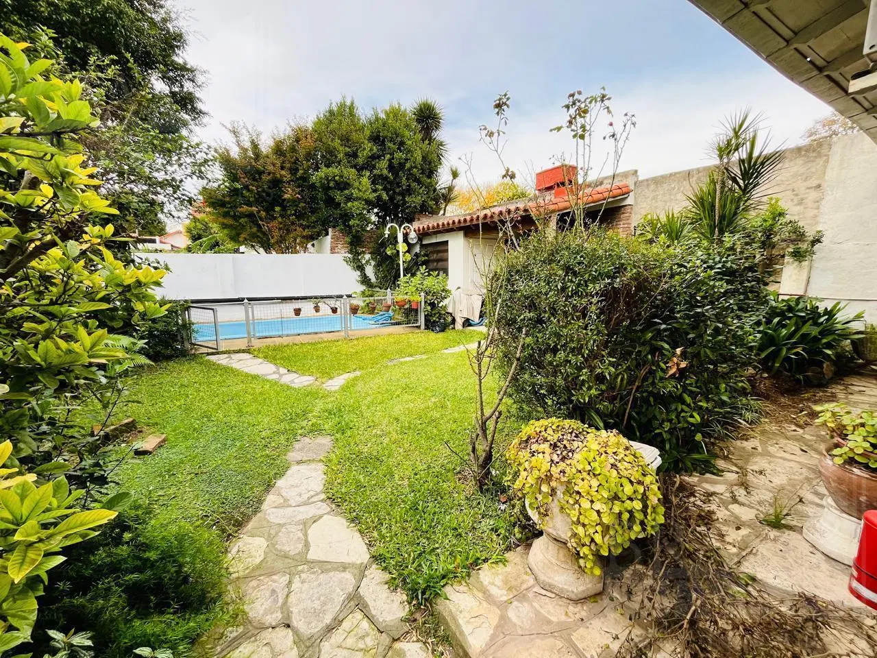 Chalet una planta /3 dormitorios/ Ideal para actualizar 4
