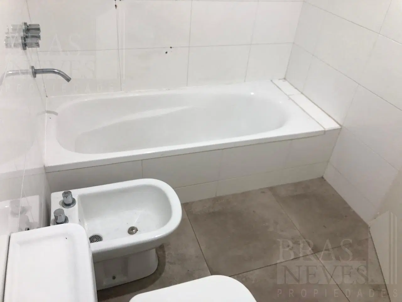 Semipiso 3 amb. c/ COCHERA - dorm. en SUITE 2