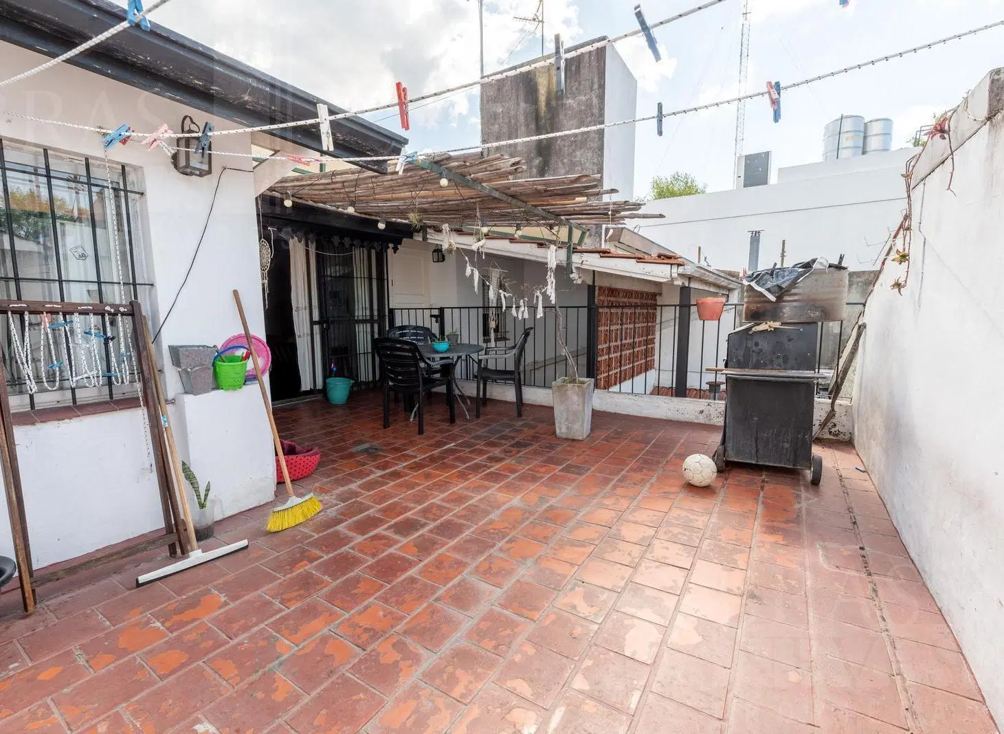 Casa Ideal dos familias ó comercial con vivienda 4