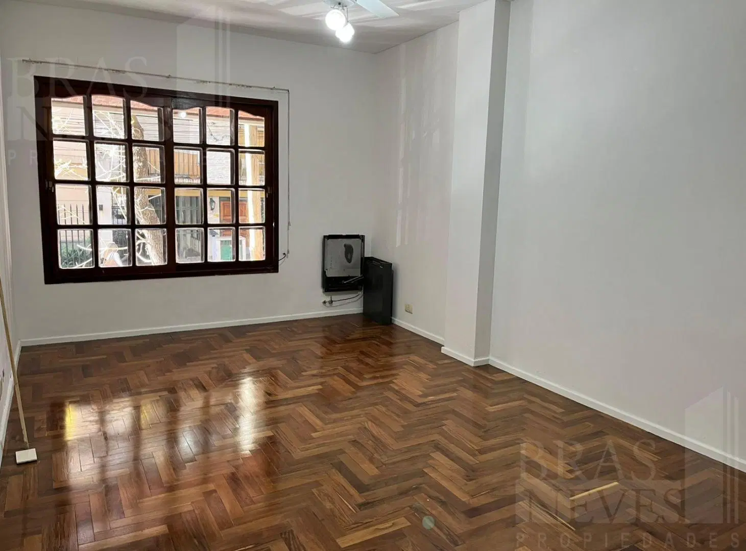 3 ambientes a una cuadra de Maipú 4