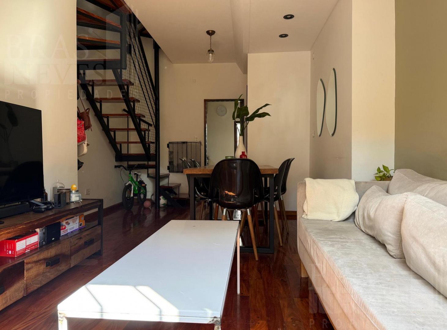 Foto de IMPECABLE Y HERMOSO TRIPLEX DE 4 AMB, imagen 5