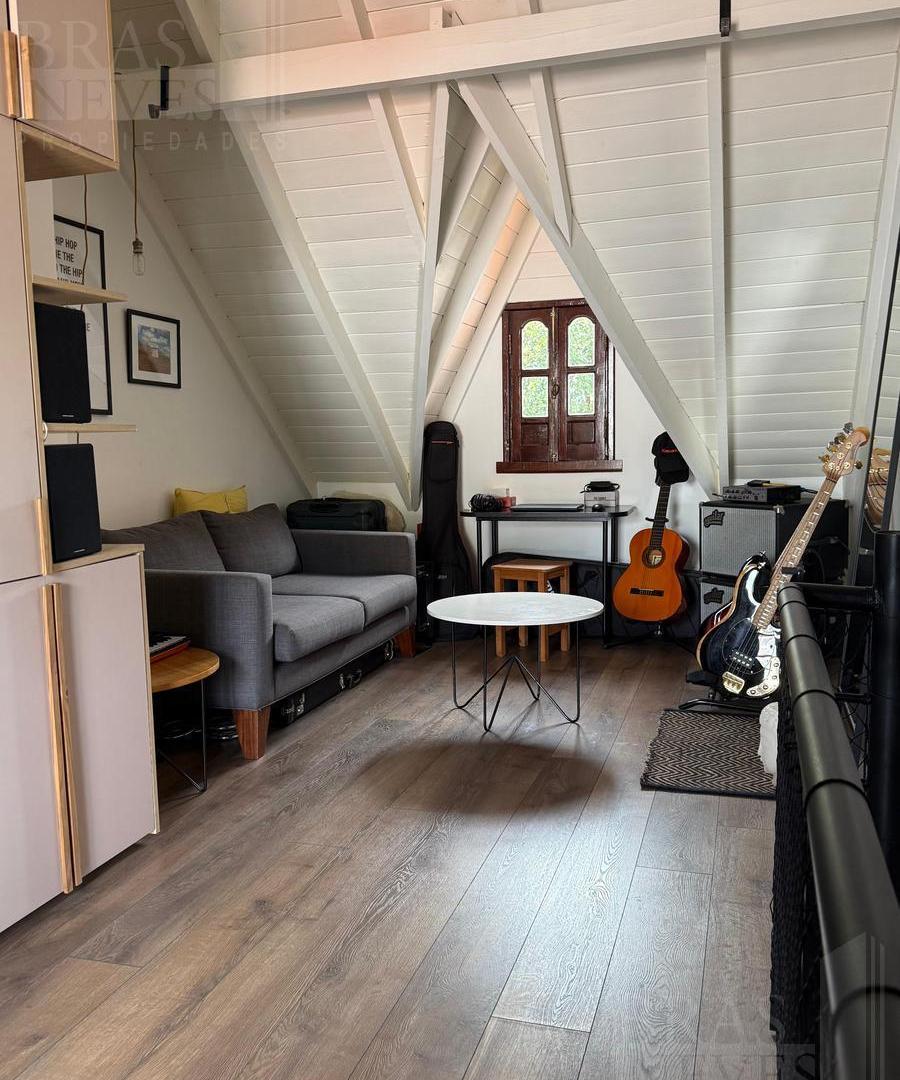 Foto de IMPECABLE Y HERMOSO TRIPLEX DE 4 AMB, imagen 3