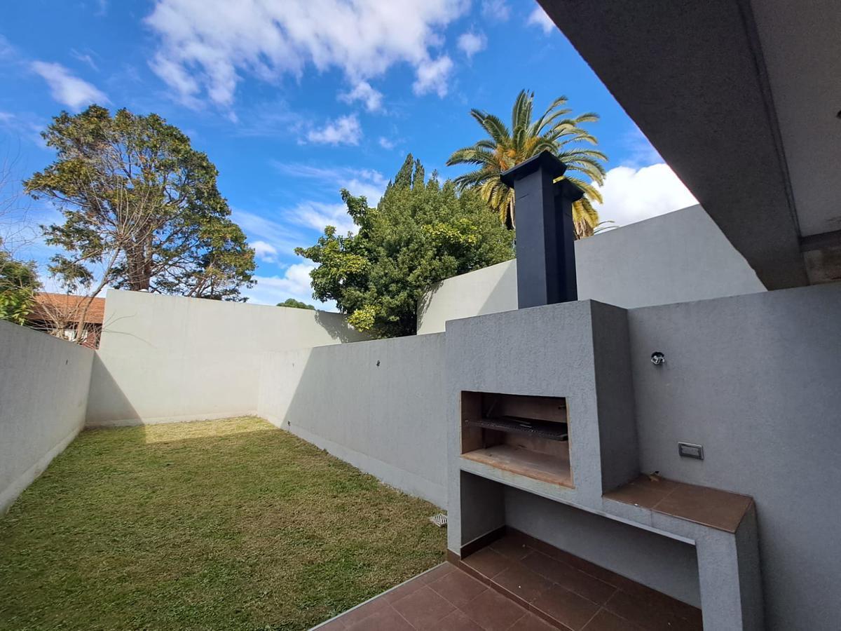 Foto de A ESTRENAR !! 4 amb. // SUITE// COCHERA //JARDIN * A 6 CUADRAS DE MAIPU, imagen 4