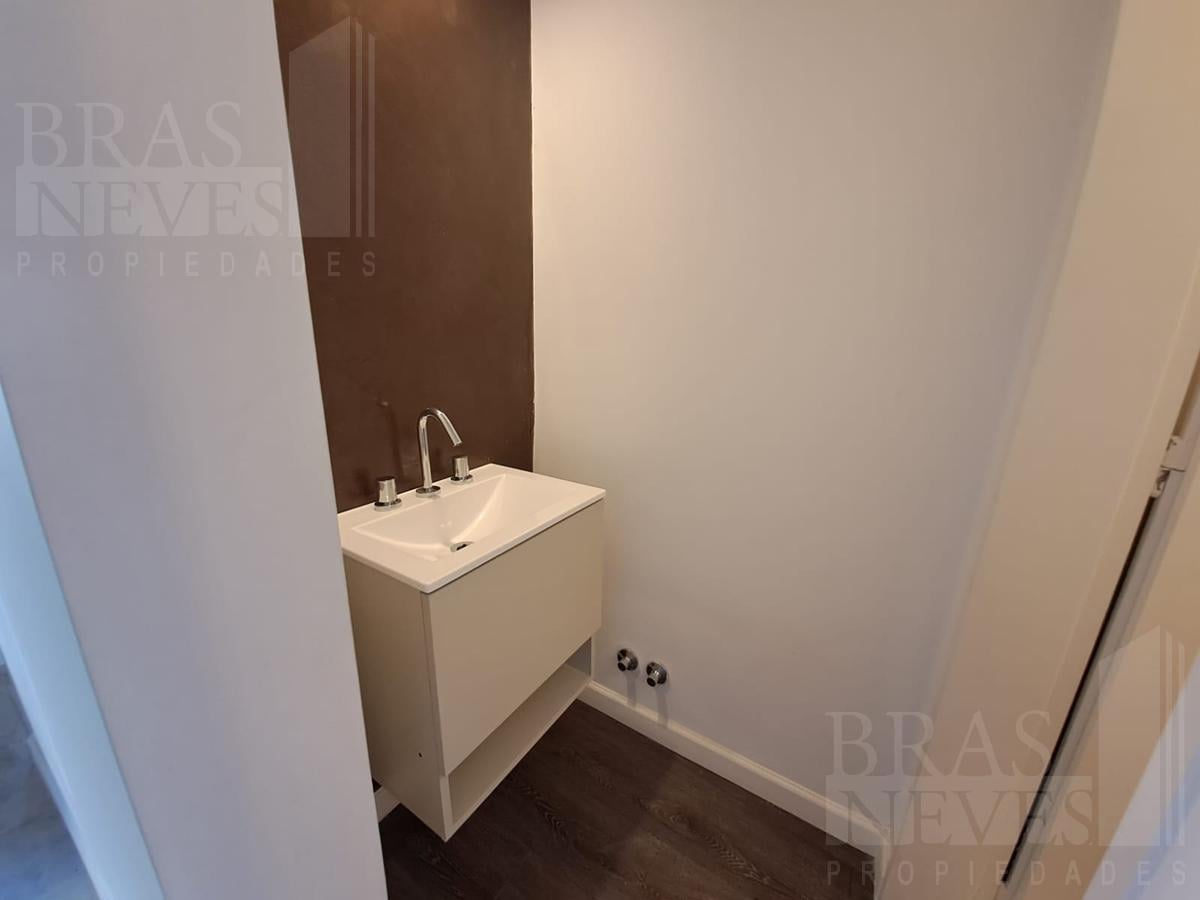 Foto de A ESTRENAR !! 3 amb. // SUITE// COCHERA // PARRILLA * A 6 CUADRAS DE, imagen 2