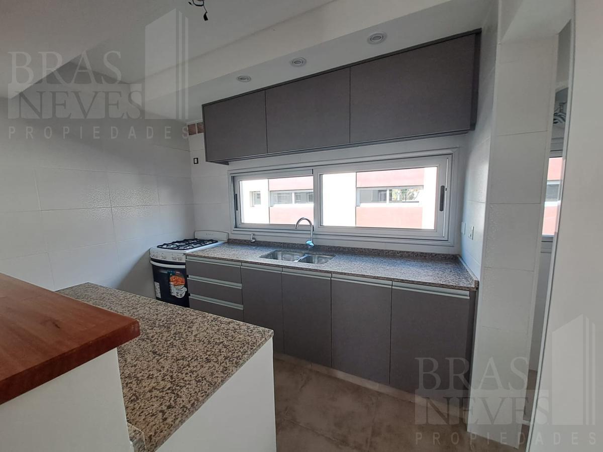 Foto de A ESTRENAR !! 3 amb. // SUITE// COCHERA // PARRILLA * A 6 CUADRAS DE, imagen 5