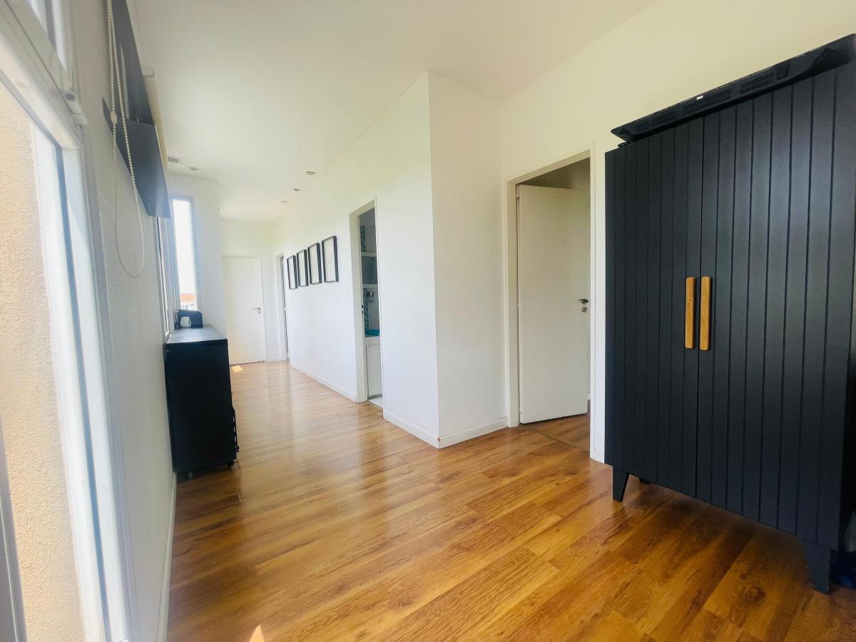 Moderna E Impecable Casa en Barrio Cerrado 3