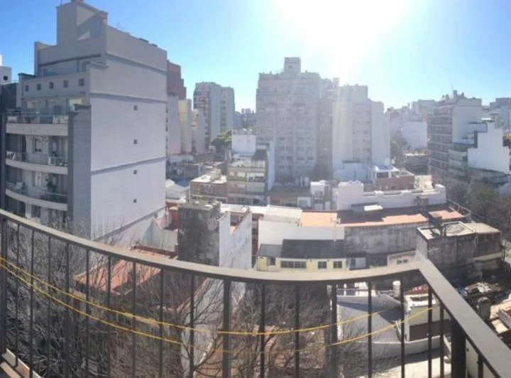 2 ambientes al frente con balcon cochera y toilette 5
