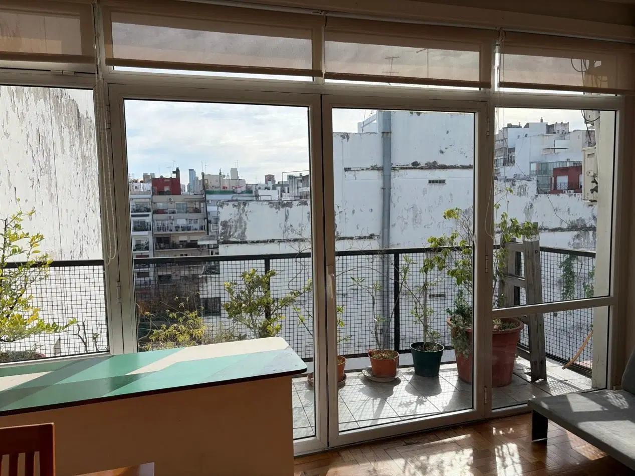 3 ambientes con balcon al contrafrente 4