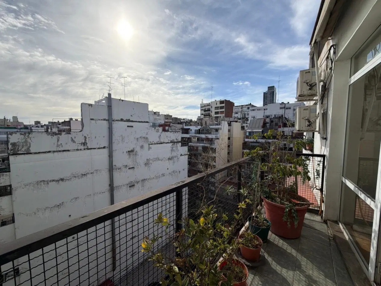 3 ambientes con balcon al contrafrente 1