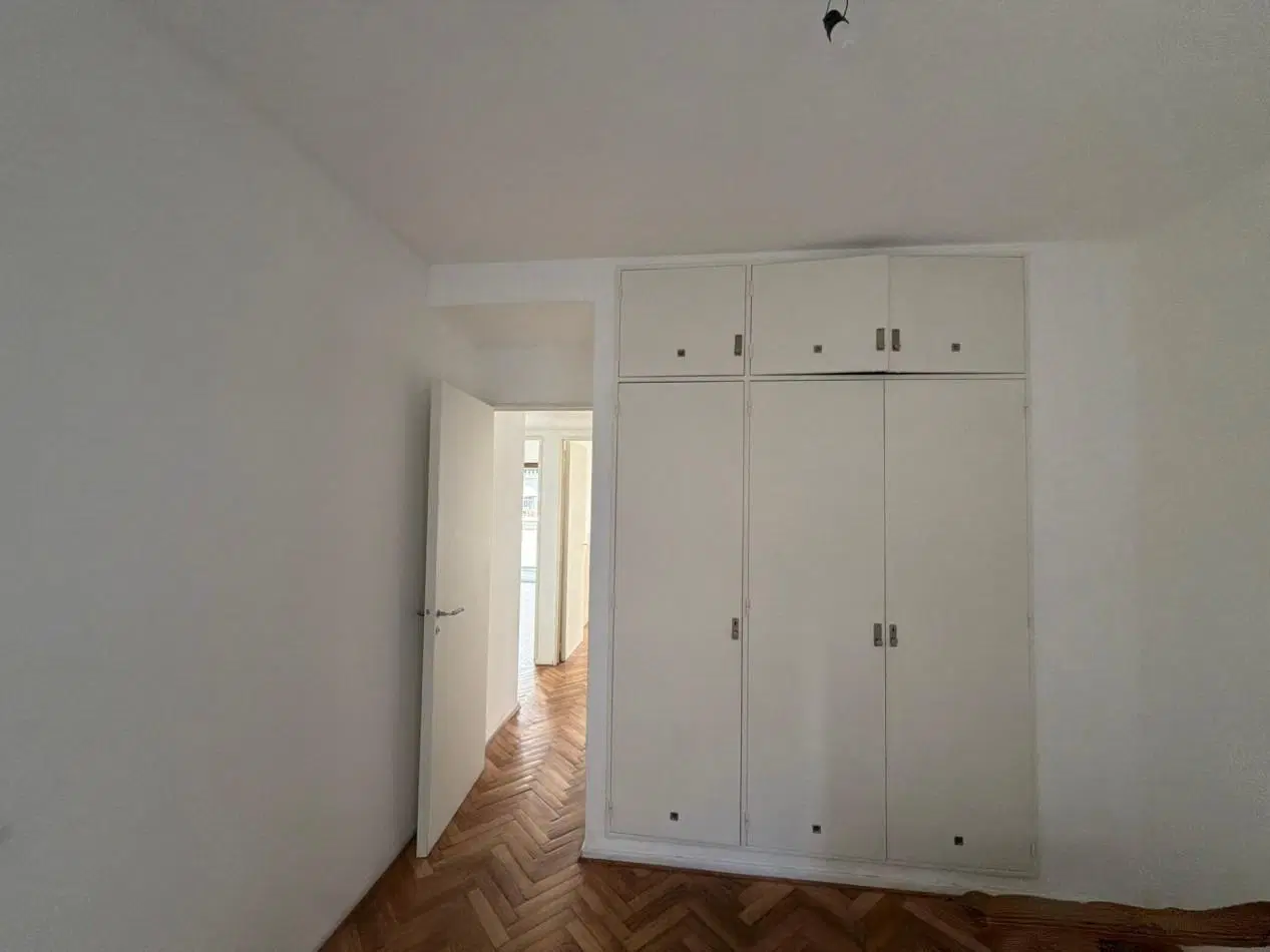4 ambientes al frente + habitacion de servicio + espacio guarda coche fijo + Baulera 3