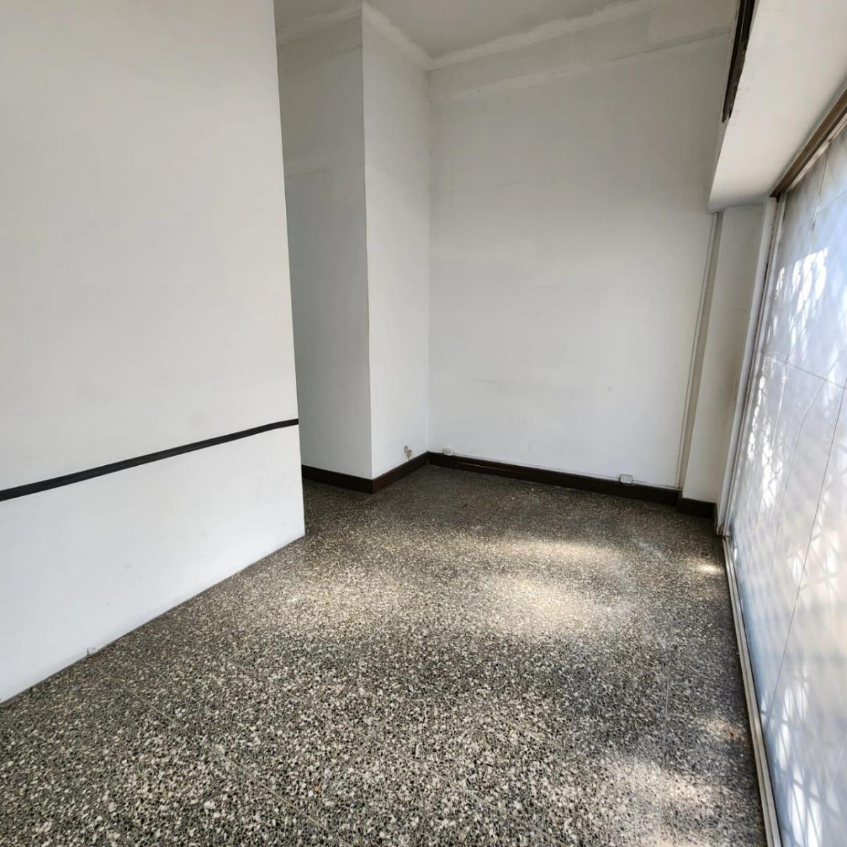 Foto de LOCAL EN VENTA AVENIDA MITRE 5300 VILLA DOMINICO, imagen 5