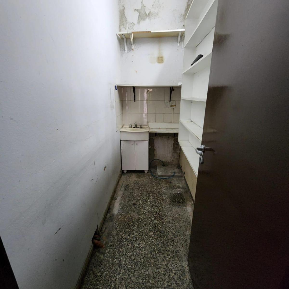 Foto de LOCAL EN VENTA AVENIDA MITRE 5300 VILLA DOMINICO, imagen 4