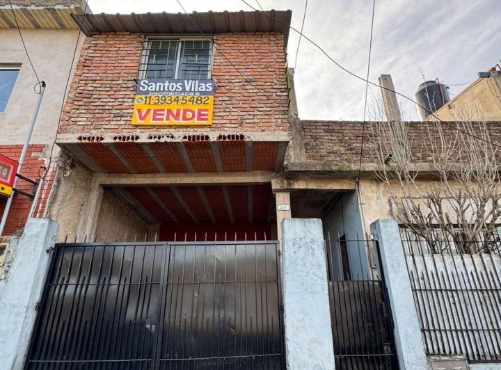 CASA EN VENTA BARADERO 4252 VILLA DOMINICO INMUEBLE DOS FAMILIAS