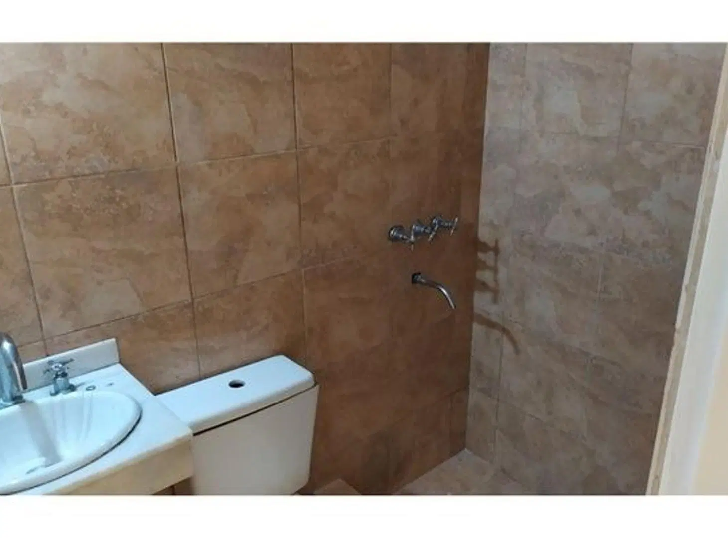 DEPTO EN ALQUILER SAN PEDRO 175 SARANDI 2