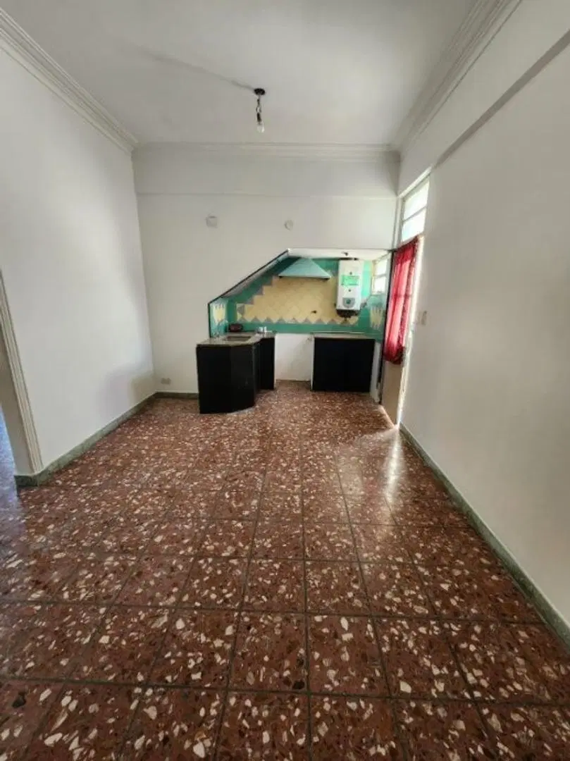 CASA CON LOCAL EN ALQUILER JUJUY 2805 QUILMES ESQ J.B.JUSTO 4