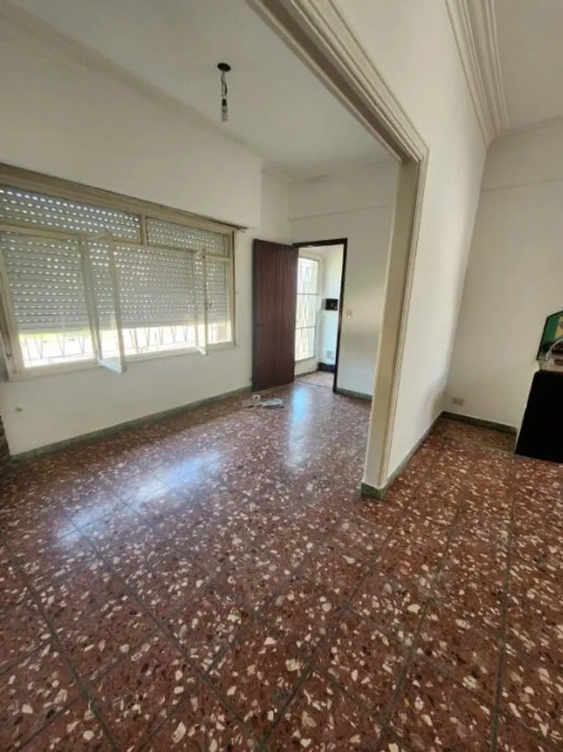 CASA CON LOCAL EN ALQUILER JUJUY 2805 QUILMES ESQ J.B.JUSTO 3