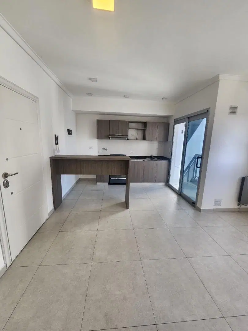 DEPARTAMENTO EN ALQUILER AVENIDA MITRE 5945 WILDE 3