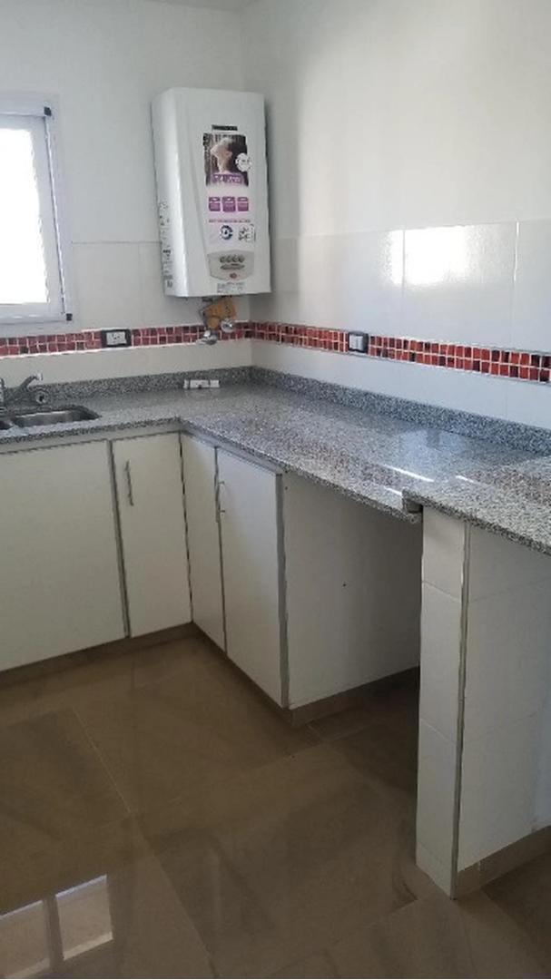 Foto de DEPTO EN ALQUILER 2 AMBIENTES MORENO 5500 WILDE, imagen 2