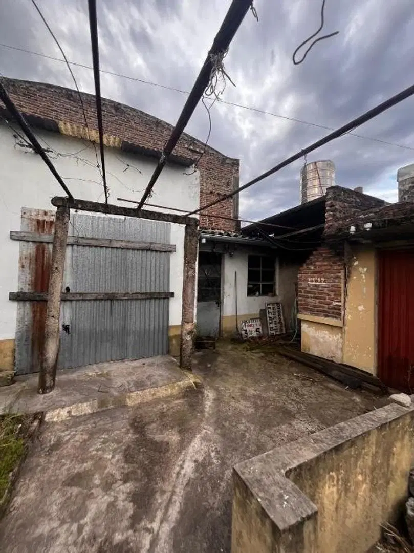 LOCAL CON VIVIENDA MARTINTO AL 2000 WILDE 4
