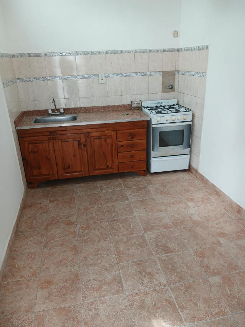 Foto de DEPTO T/CASA EN ALQUILER CORVALAN 220 PB 3 WILDE, imagen 1