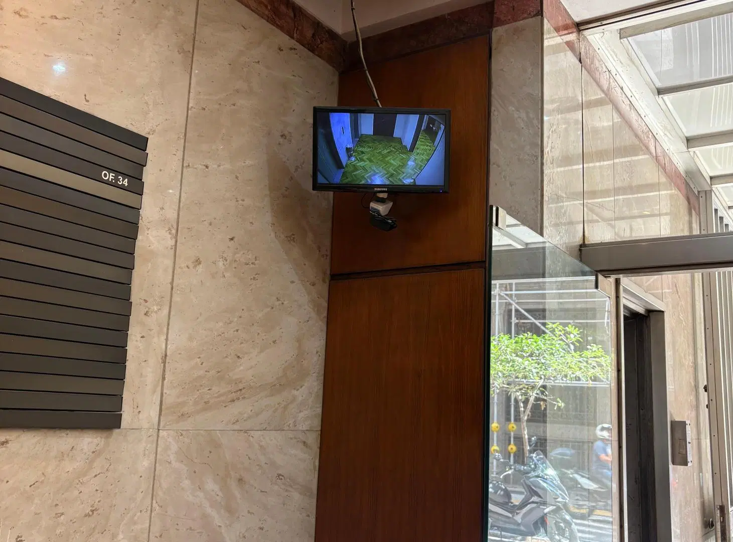 Oficina en Venta | Piso Alto al Frente | Luminosa | Excelente Ubicación | Constructora Lanusse 8
