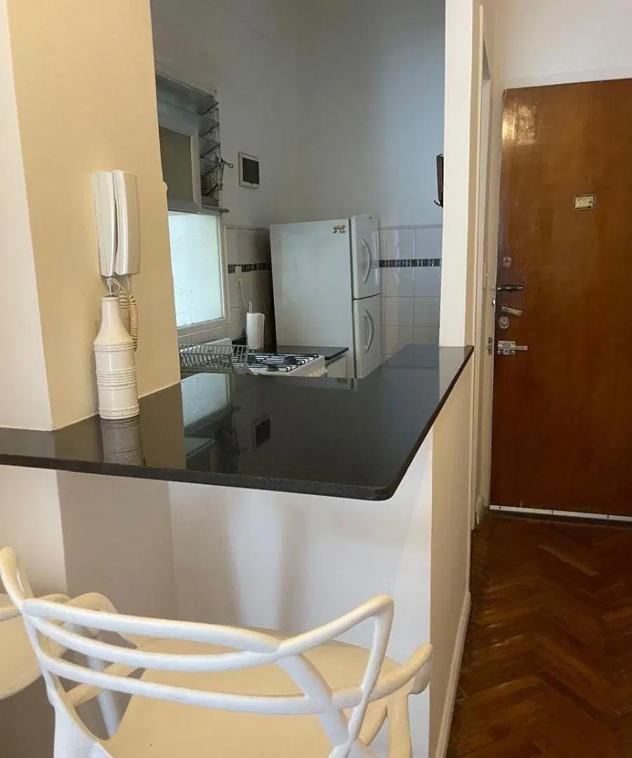 VENTA EXCELENTE MONOAMBIENTE 43M2 . LLENO DE LUZ EN GUTIÉRREZ ENTRE AVDA. PUEYRREDÓN Y LAPRIDA. 1