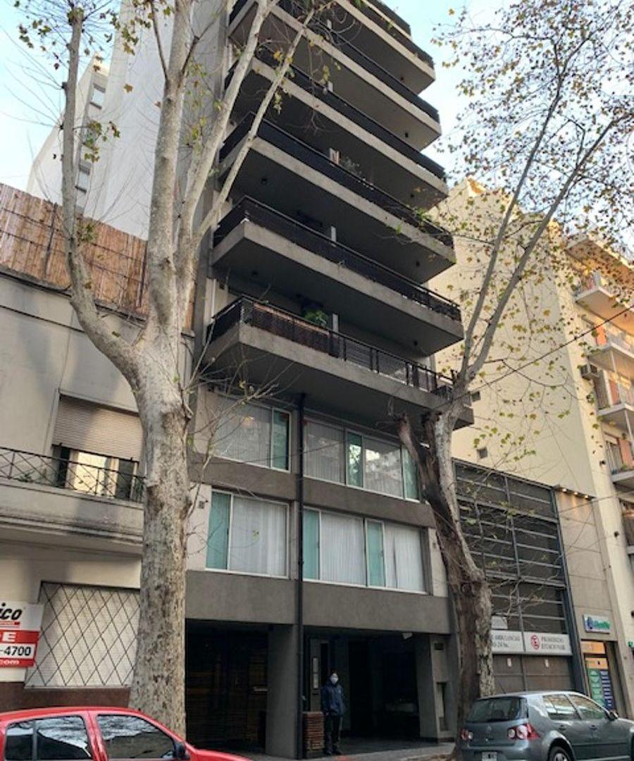 En el barrio de Palermo a una cuadra de Avda Saanta Fe, excelente monoambiente divisible.