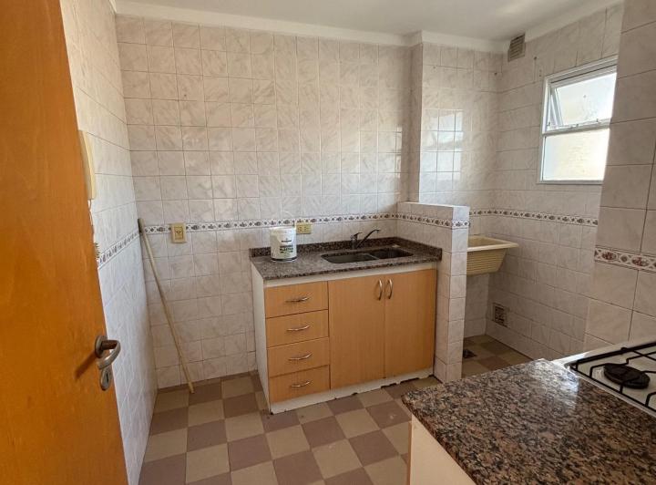 Foto de IMPECABLE SEMIPISO DE 2 AMBIENTES CON BALCON Y VISTA ABIERTA, imagen 5