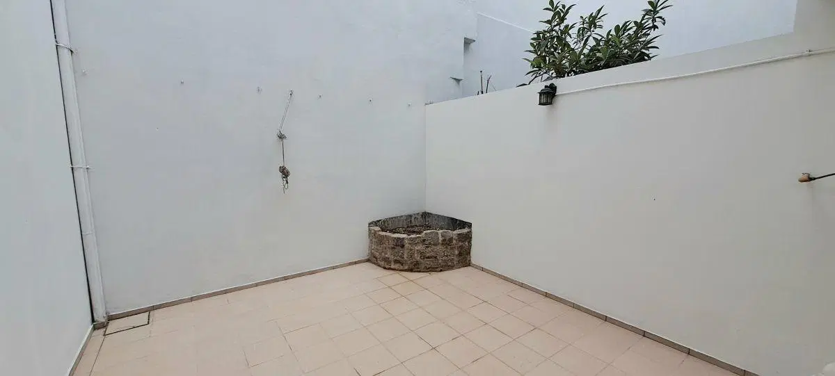 MONOAMBIENTE CON PATIO 1