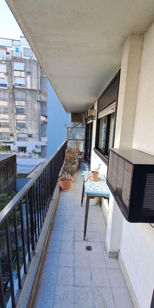 Foto de DEPARTAMENTO 4 AMBIENTES CON DEPENDENCIAS y COCHERA CONTRAFRENTE BALCON, imagen 3