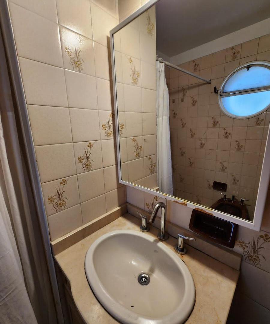 Foto de Hermoso Depto Tipo Casa. 4 amb. Cochera. Terraza., imagen 1