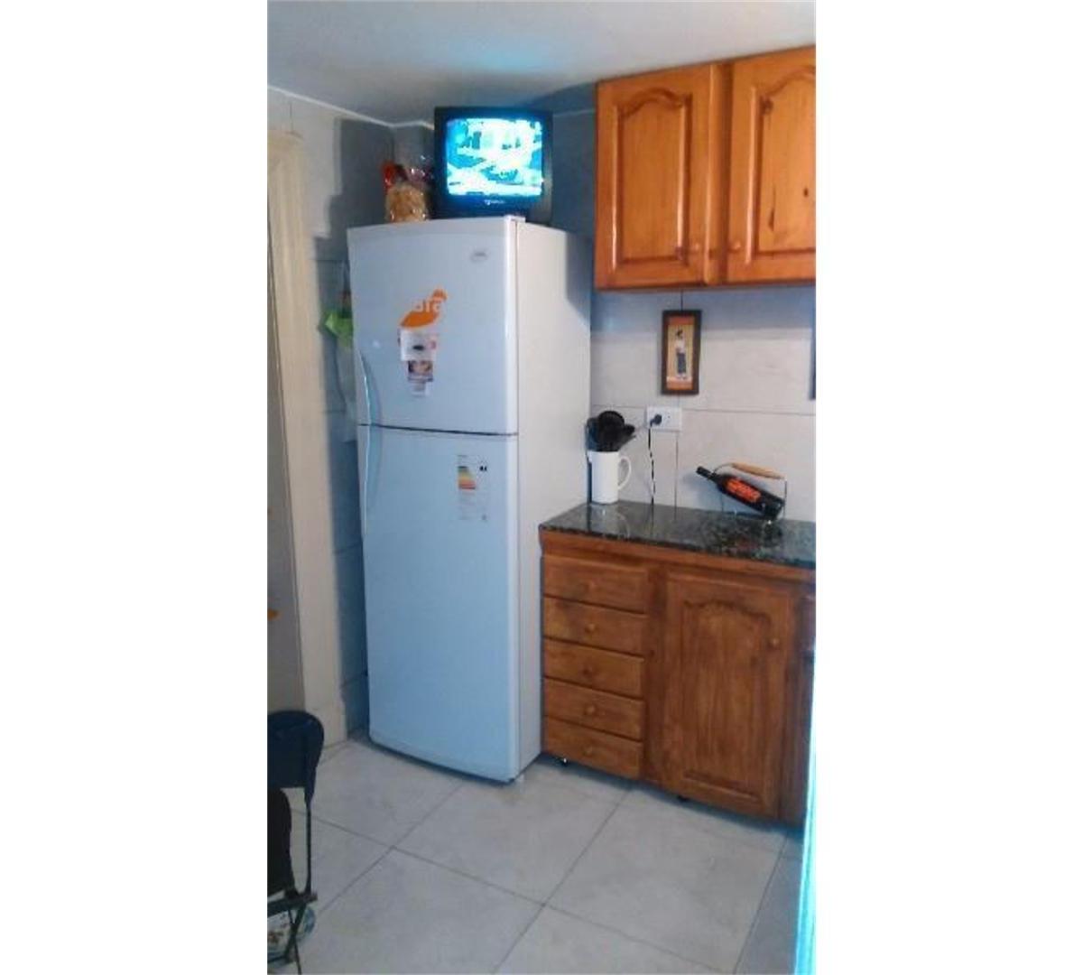 Avellaneda Centro Tipo Casa 1er. Piso Al Frente Entrada Inde 2