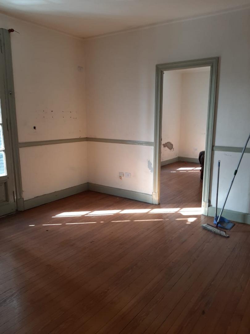 PH en Primer Piso Sobre Av Mitre 4