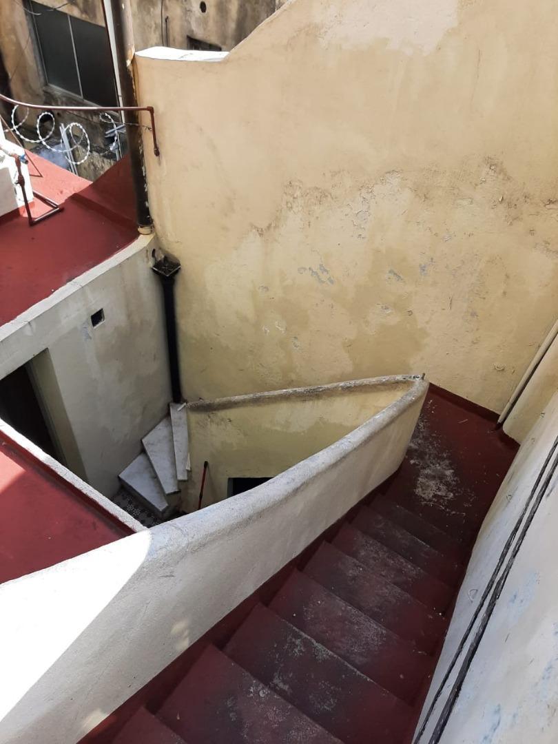 PH en Primer Piso Sobre Av Mitre 4