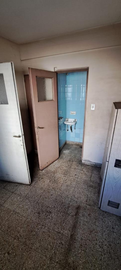4 Ambientes con Depcias 150 m² Sobre Av Mitre 3
