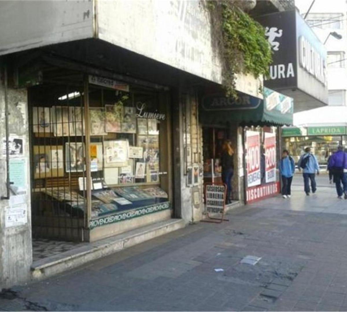 Local Sobre Avda. Mitre Al 900 en Pleno Centro de Avellaneda 2