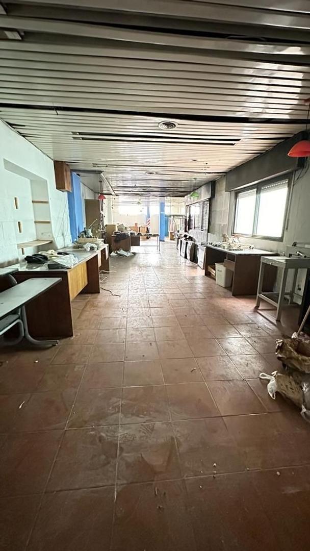 Foto de AMPLIAS OFICINAS SOBRE AVDA MITRE A METROS CAPITAL FEDERAL, imagen 2
