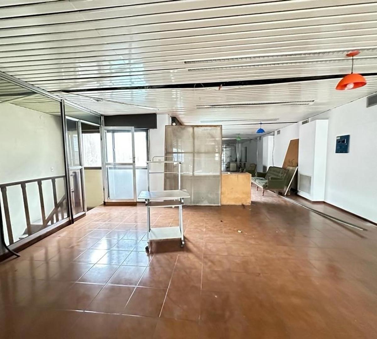 Foto de AMPLIAS OFICINAS SOBRE AVDA MITRE A METROS CAPITAL FEDERAL, imagen 4