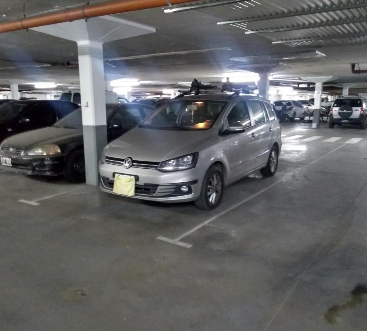 3 Ambientes con Cochera Piso Alta 1