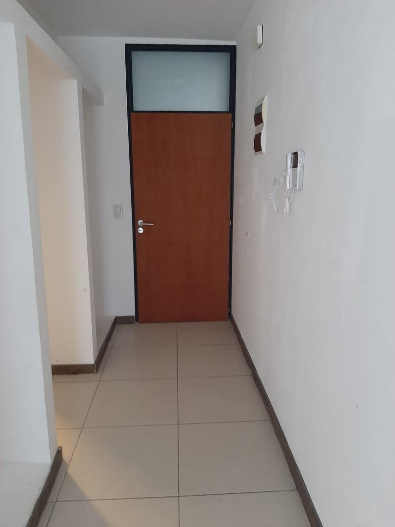 Depto. 3 Ambientes Amplios con Cochera Avellaneda Centro 4