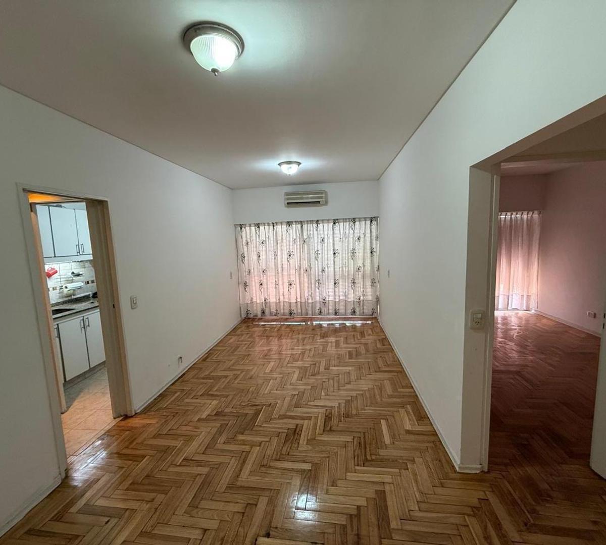 Amplia Casa 3 Dorm. con Garage y Fondo Libre 5