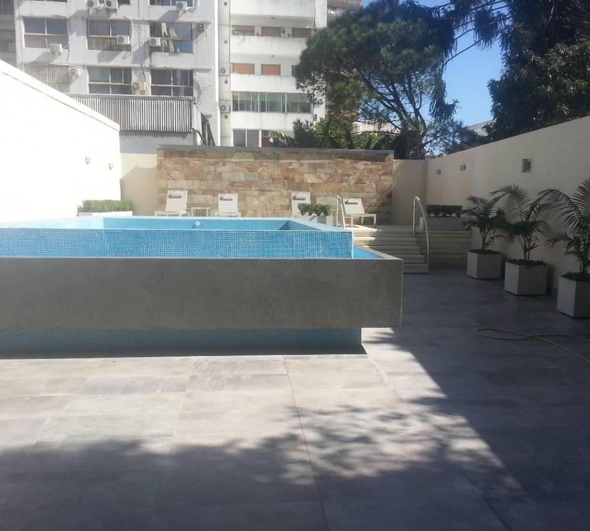 Excelente Depto. 2 Ambientes en Lujoso Edificio Centrico 1