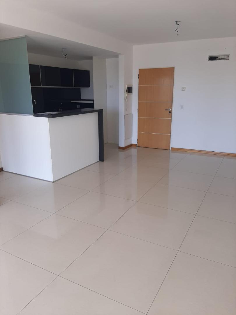 Excelente Depto. 2 Ambientes en Lujoso Edificio Centrico 4