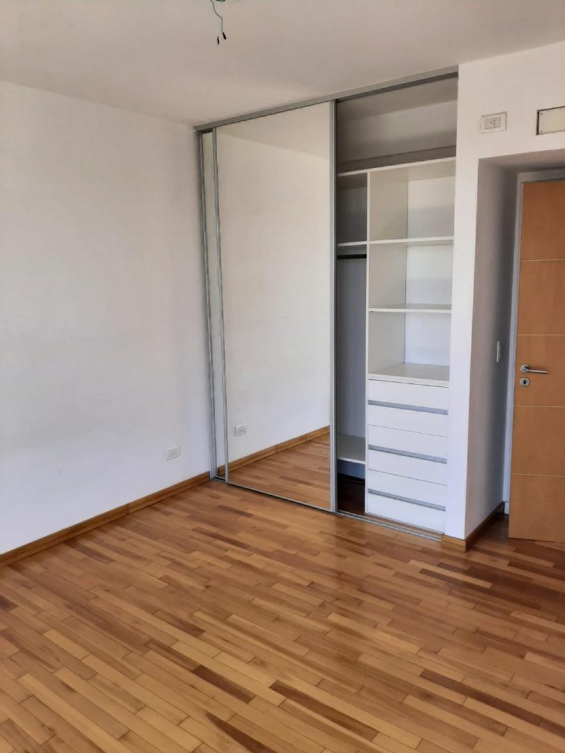 Excelente Depto. 2 Ambientes en Lujoso Edificio Centrico 2